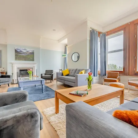 The House At Whinthwaite * سيسكال